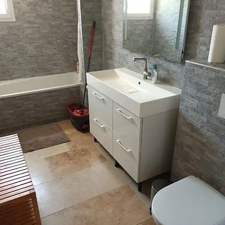 Villa Maison Au Calme Avec Piscine *