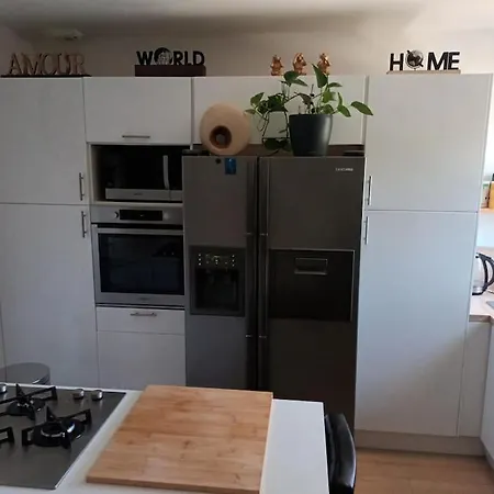 Maison Au Calme Avec Piscine Villa Alleins